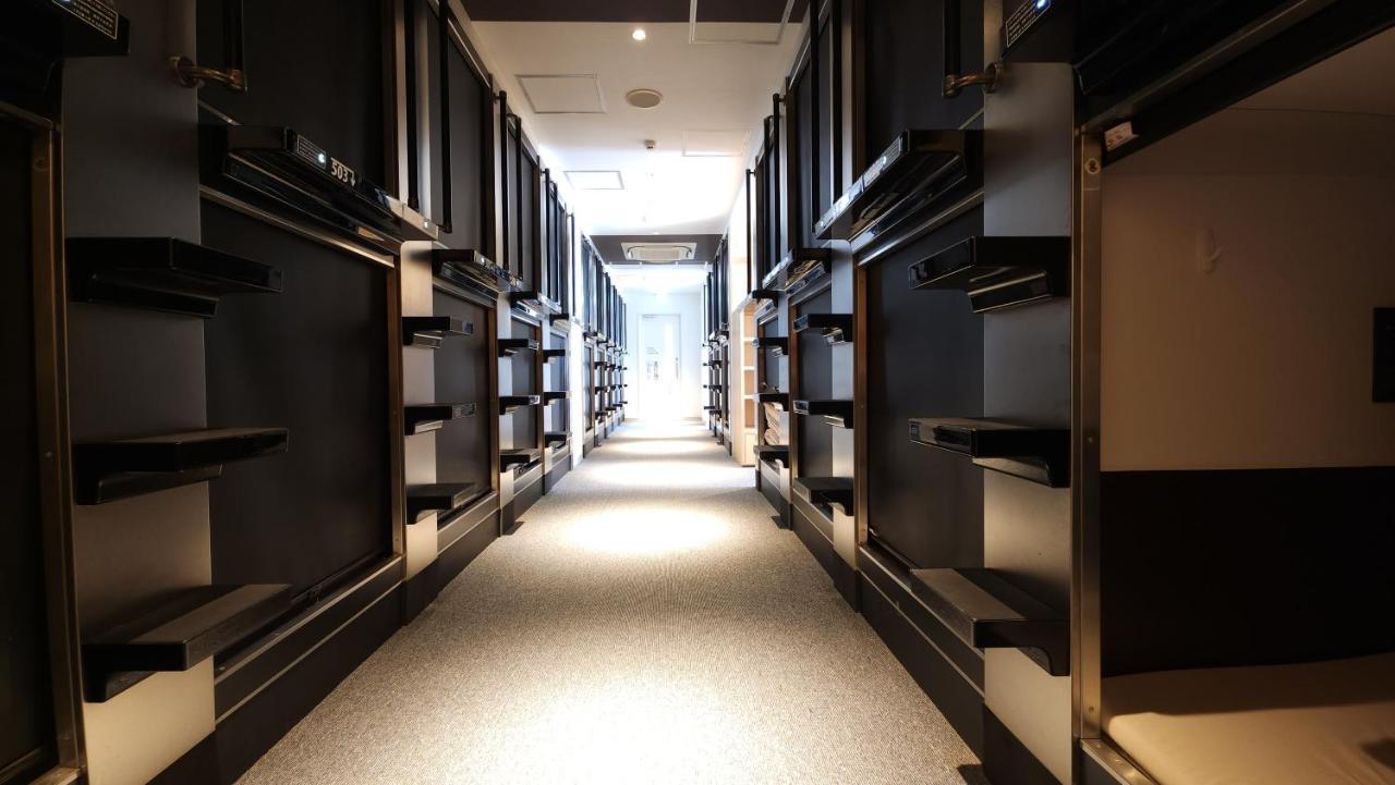 Acro Capsule Hotel Namba Dotonbori Osaka Bagian luar foto
