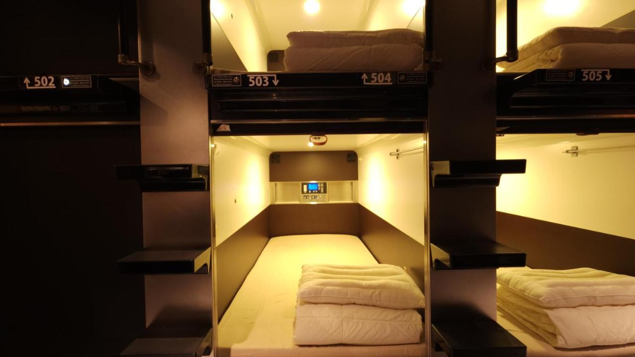 Acro Capsule Hotel Namba Dotonbori Osaka Bagian luar foto